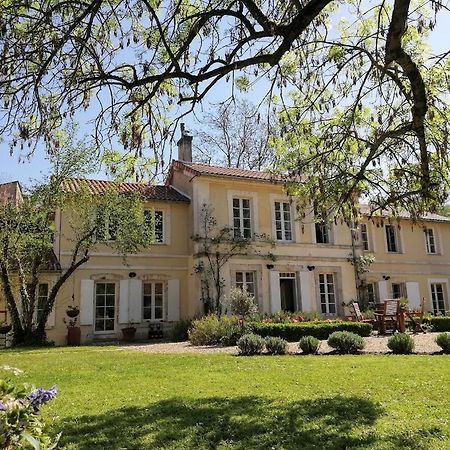 Le Domaine Des Platanes Bourg-Charente Exterior foto