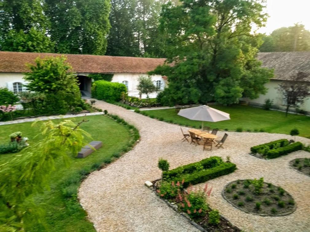 Le Domaine Des Platanes Bourg-Charente Exterior foto
