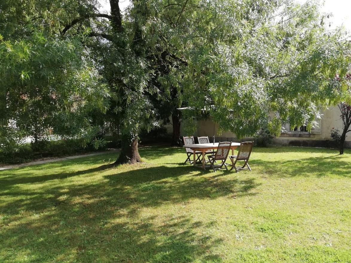 Le Domaine Des Platanes Bourg-Charente Exterior foto
