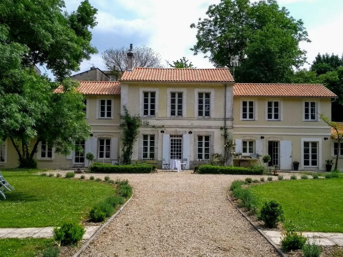 Le Domaine Des Platanes Bourg-Charente Exterior foto